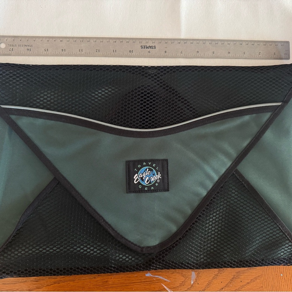 Eagle Creek Pack It Garment Folder Green and Black Travel Organizer - Picture 4 of 5